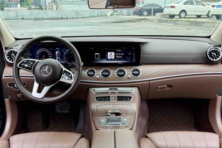 Used Mercedes-Benz E-Class 2019 E 260 L Interior 2