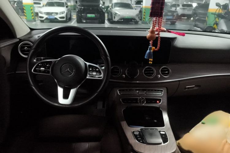 Used Mercedes-Benz E-Class 2019 E 260 L Interior 2