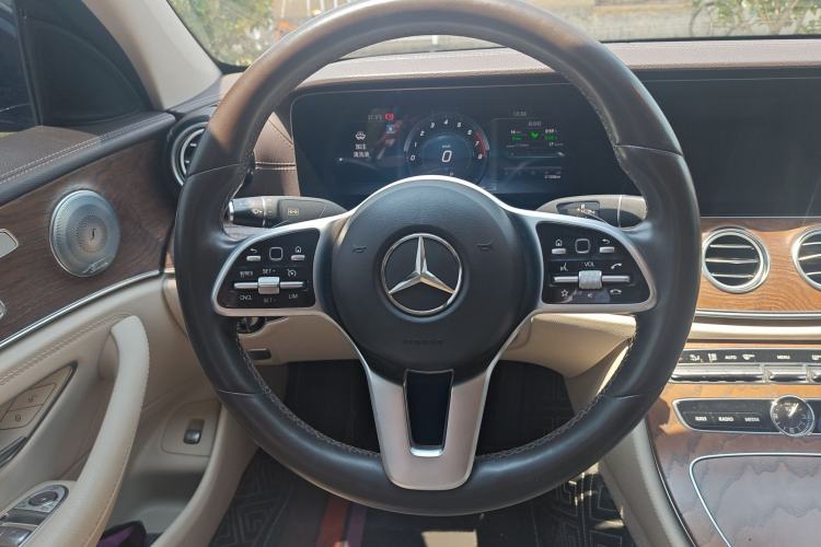 Used Mercedes-Benz E-Class 2019 E 260 L Interior 2