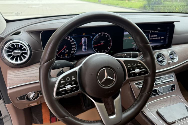 Used Mercedes-Benz E-Class 2019 Facelifted E 300 L Stylish Version Interior 2