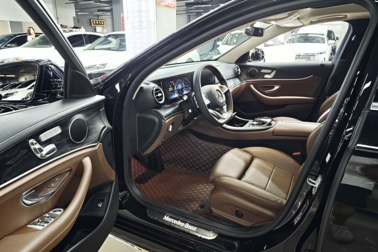 Used Mercedes-Benz E-Class 2019 E 200 L Sport 4MATIC Interior 2