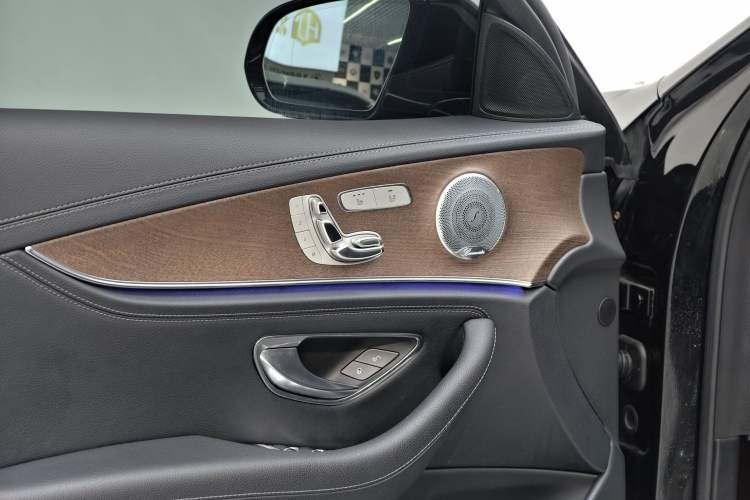 Used Mercedes-Benz E-Class 2019 Restyled E 300 L Luxury Edition Interior 2