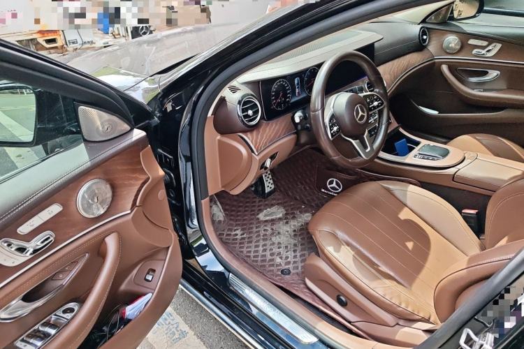 Used Mercedes-Benz E-Class 2019 Facelifted E 300 L Stylish Version Interior 3