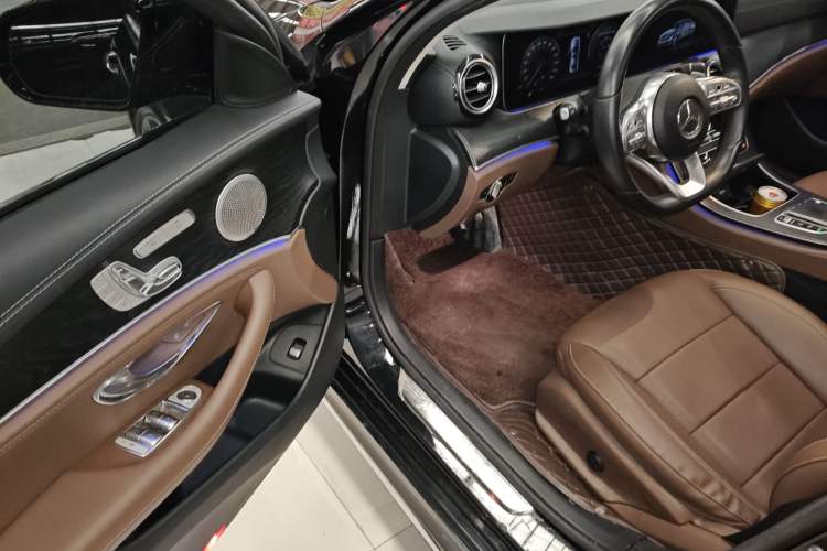 Used Mercedes-Benz E-Class 2019 E 300 L Sport Luxury Edition Interior 3