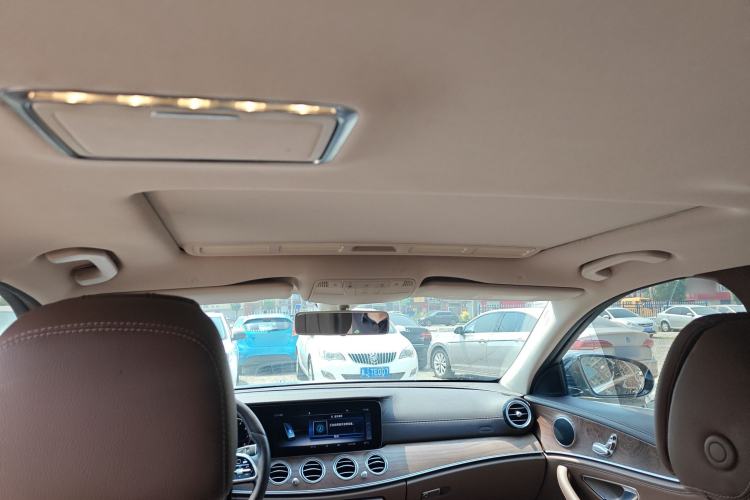 Used Mercedes-Benz E-Class 2019 E 200 L Interior 3