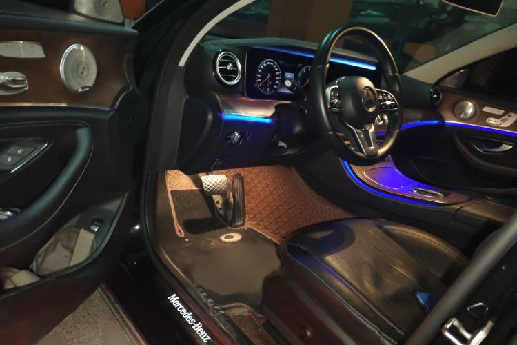 Used Mercedes-Benz E-Class 2019 Facelifted E 300 L Stylish Version Interior 3