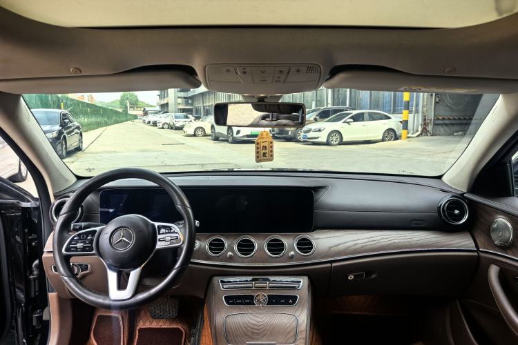 Used Mercedes-Benz E-Class 2019 E 300 L Luxury Model Interior 3