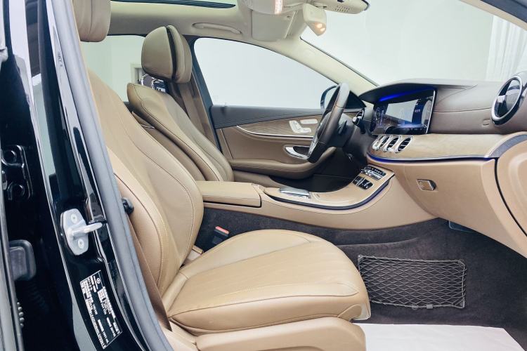Used Mercedes-Benz E-Class 2019 Facelifted E 300 L Stylish Version Interior 3