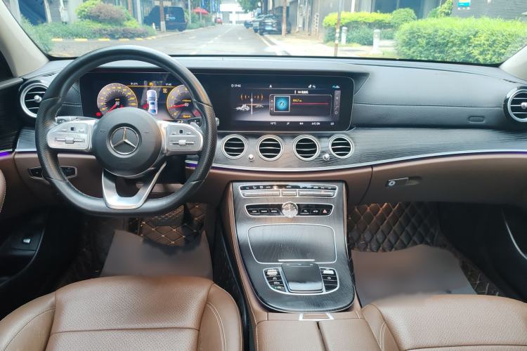 Used Mercedes-Benz E-Class 2019 E 300 L Sporty and Stylish Model Interior 3