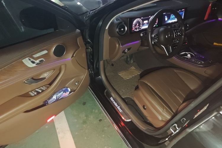 Used Mercedes-Benz E-Class 2019 Facelifted E 300 L Stylish Version Interior 3