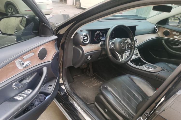 Used Mercedes-Benz E-Class 2019 Facelifted E 300 L Stylish Version Interior 3