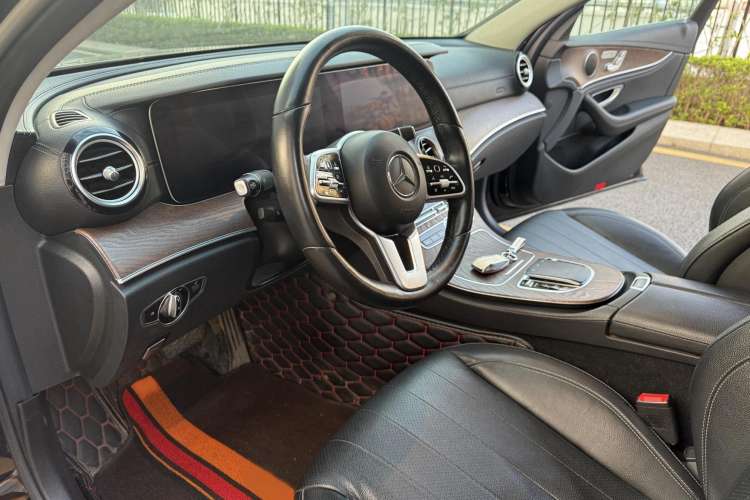 Used Mercedes-Benz E-Class 2019 E 300 L Stylish Model Interior 3