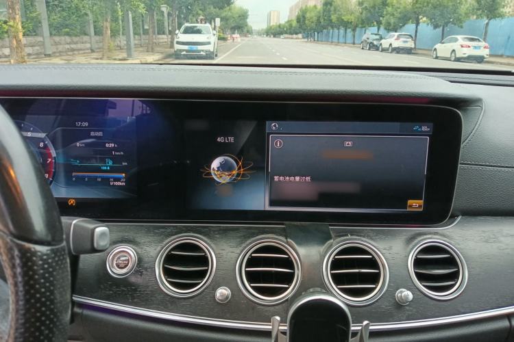 Used Mercedes-Benz E-Class 2019 E 300 L Sport Luxury Edition Interior 3