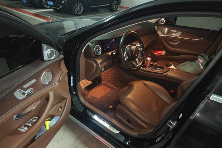 Used Mercedes-Benz E-Class 2019 Restyled E 300 L Luxury Edition Interior 3