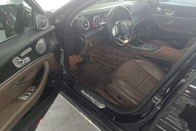 Used Mercedes-Benz E-Class 2019 Restyled E 300 L Sporty and Stylish Edition Interior 3