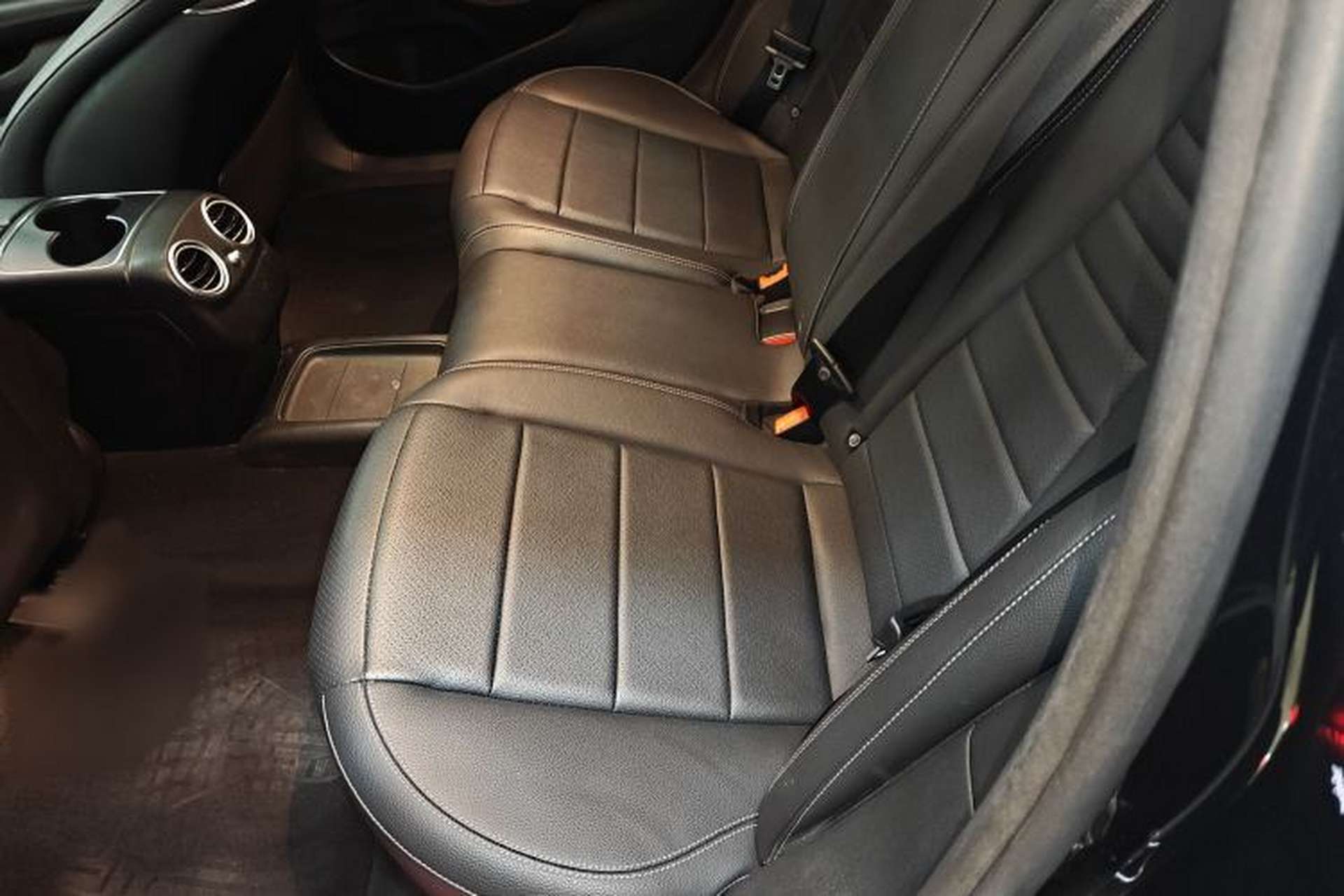 Used Mercedes-Benz E-Class 2019 Restyled E 300 L Sporty and Stylish Edition Interior 3