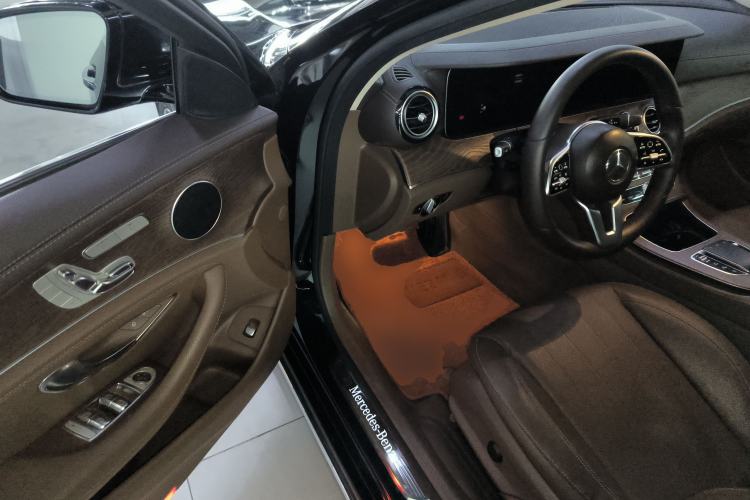 Used Mercedes-Benz E-Class 2019 E 300 L Luxury Model Interior 3