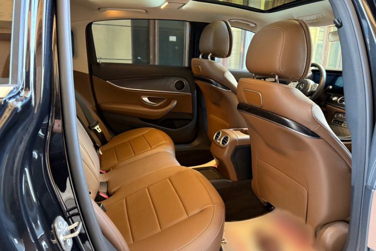 Used Mercedes-Benz E-Class 2019 E 200 L Sport 4MATIC Interior 3