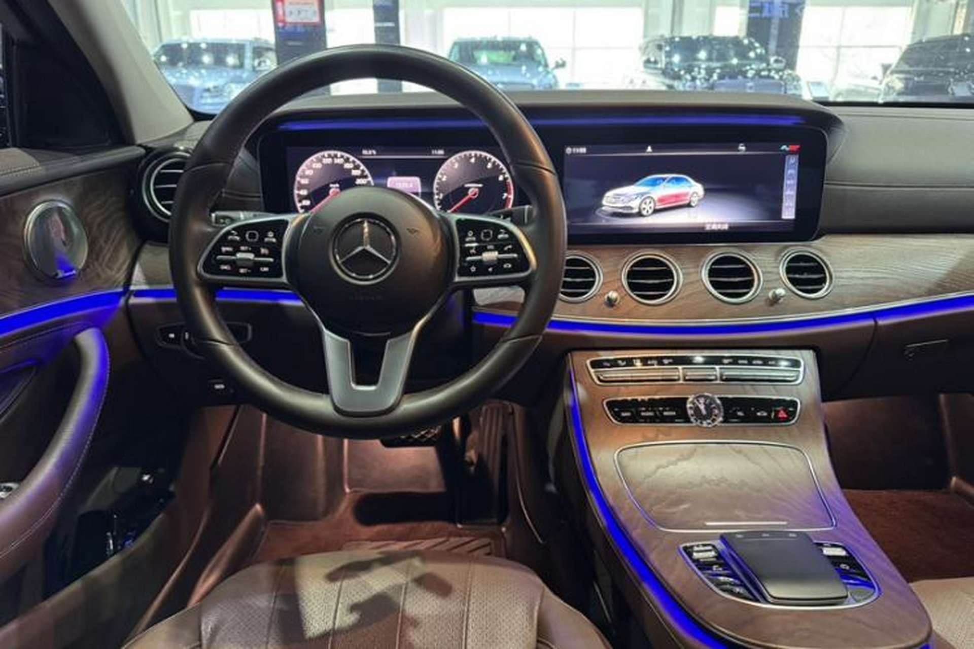 Used Mercedes-Benz E-Class 2019 Facelifted E 300 L Stylish Version Interior 3