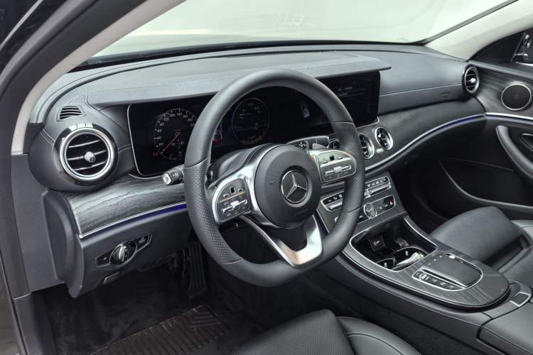 Used Mercedes-Benz E-Class 2019 E 200 L Sport Edition Interior 3