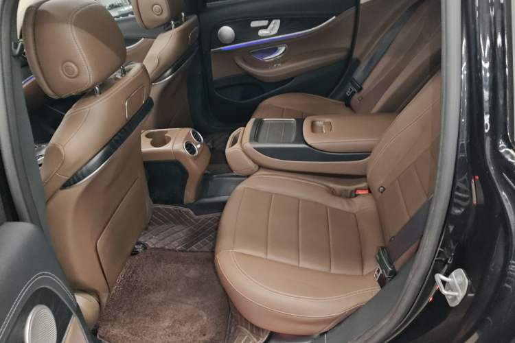 Used Mercedes-Benz E-Class 2019 E 300 L Sport Luxury Edition Interior 4