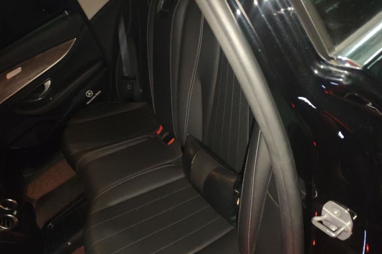 Used Mercedes-Benz E-Class 2019 Facelifted E 300 L Stylish Version Interior 4