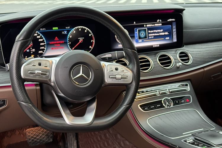 Used Mercedes-Benz E-Class 2019 E 260 L Sport Edition Interior 4