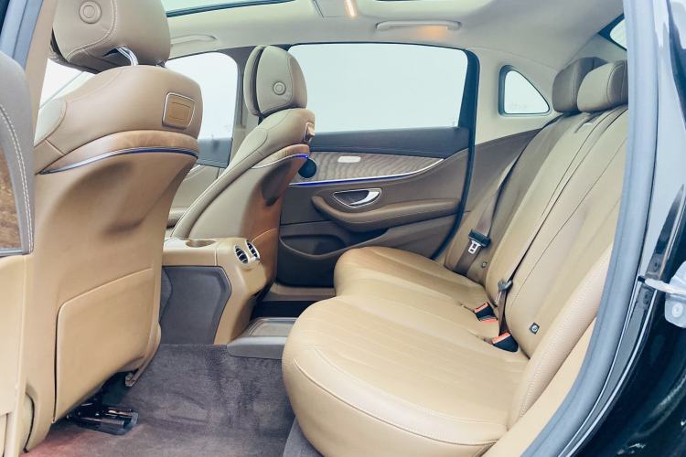 Used Mercedes-Benz E-Class 2019 Facelifted E 300 L Stylish Version Interior 4