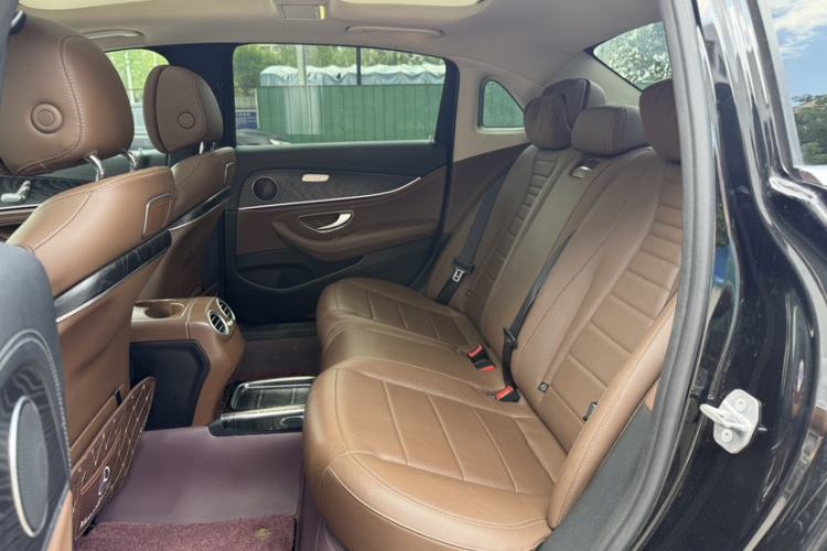 Used Mercedes-Benz E-Class 2019 E 200 L Sport Edition Interior 4