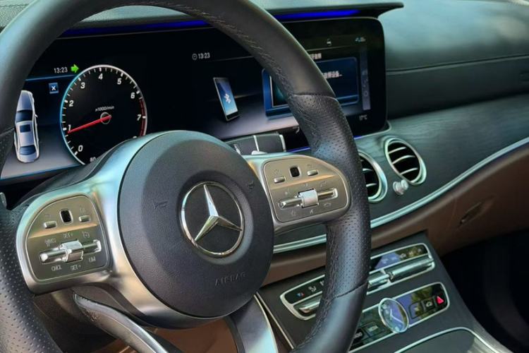 Used Mercedes-Benz E-Class 2019 Restyled E 300 L Sport Luxury Edition Interior 4