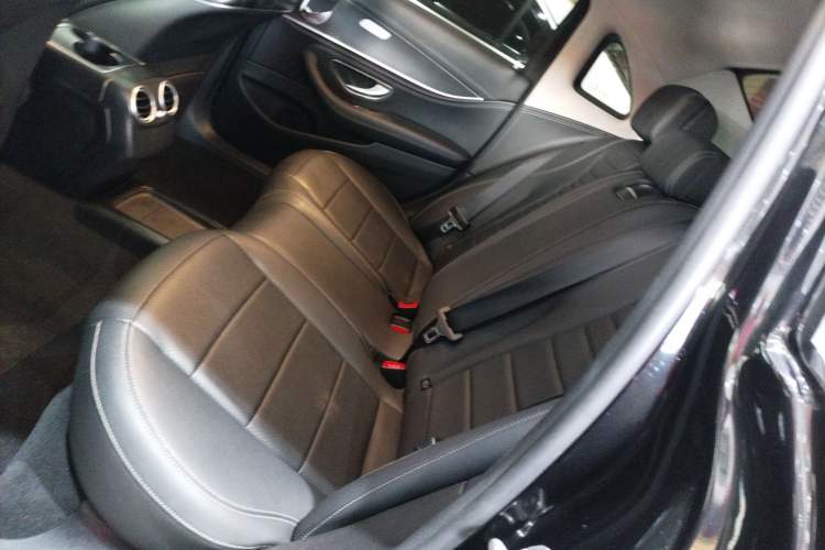 Used Mercedes-Benz E-Class 2019 Restyled E 300 L Sporty and Stylish Edition Interior 4