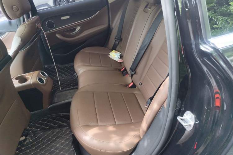 Used Mercedes-Benz E-Class 2019 Restyled E 300 L Sporty and Stylish Edition Interior 4
