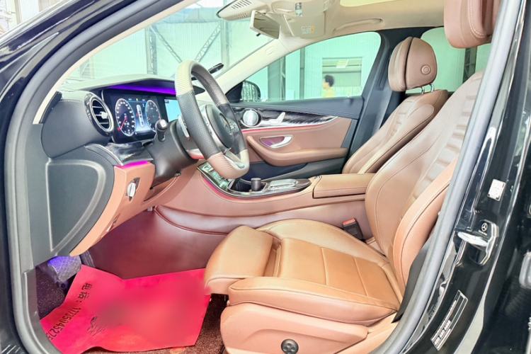 Used Mercedes-Benz E-Class 2019 E 200 L Sport Edition Interior 4