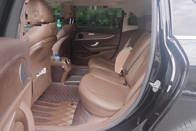 Used Mercedes-Benz E-Class 2019 E 200 L Interior 4