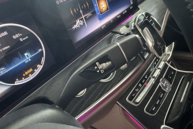 Used Mercedes-Benz E-Class 2019 Restyled E 300 L Sport Luxury Edition Interior 4