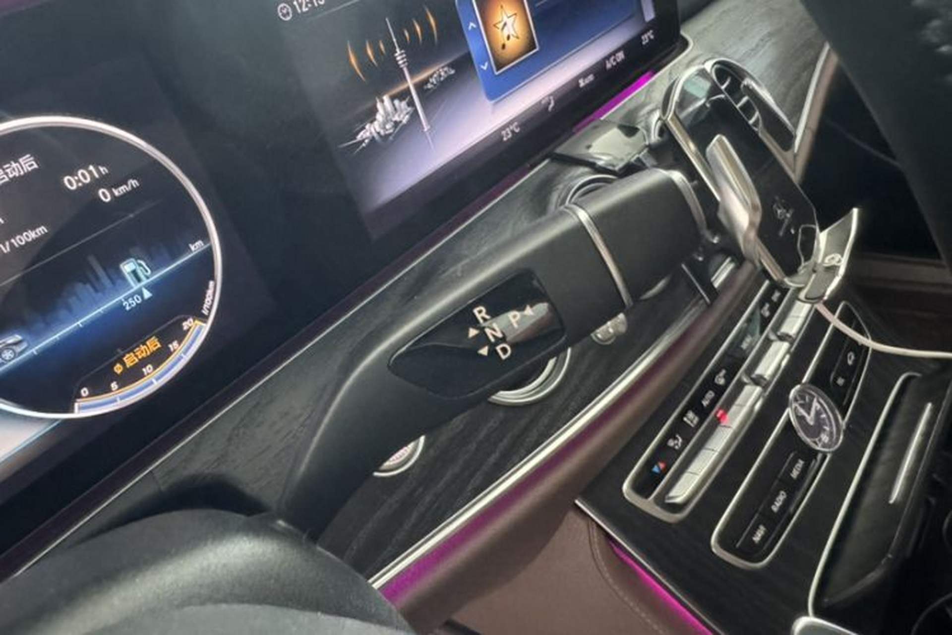 Used Mercedes-Benz E-Class 2019 Restyled E 300 L Sport Luxury Edition Interior 4