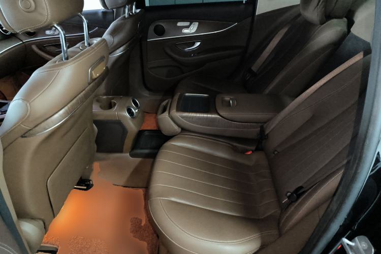 Used Mercedes-Benz E-Class 2019 E 300 L Luxury Model Interior 4