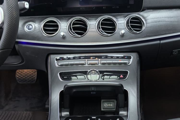 Used Mercedes-Benz E-Class 2019 E 200 L Sport Edition Interior 4