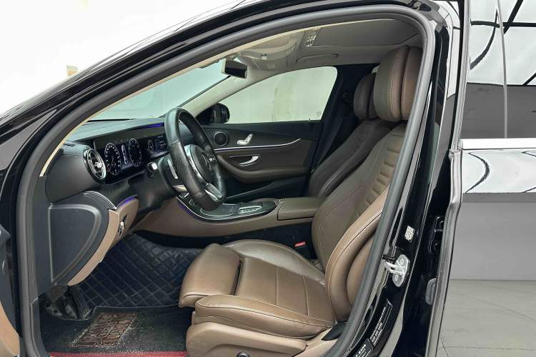 Used Mercedes-Benz E-Class 2019 E 200 L Sport Edition Interior 5