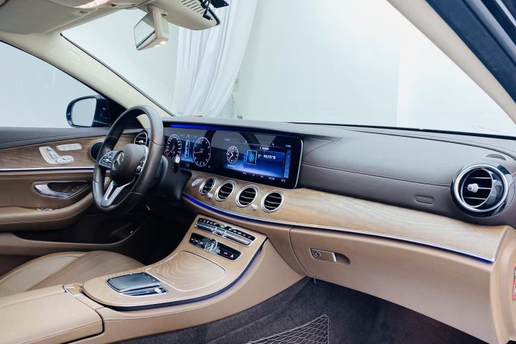 Used Mercedes-Benz E-Class 2019 Facelifted E 300 L Stylish Version Interior 5