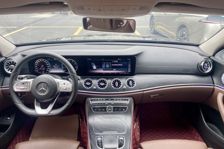 Used Mercedes-Benz E-Class 2019 E 260 L Sport Edition Interior 5