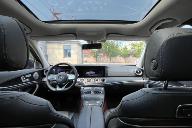 Used Mercedes-Benz E-Class 2019 E 300 L Sporty and Stylish Model Interior 5