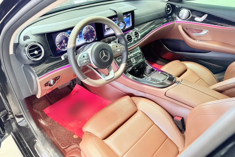 Used Mercedes-Benz E-Class 2019 E 200 L Sport Edition Interior 5
