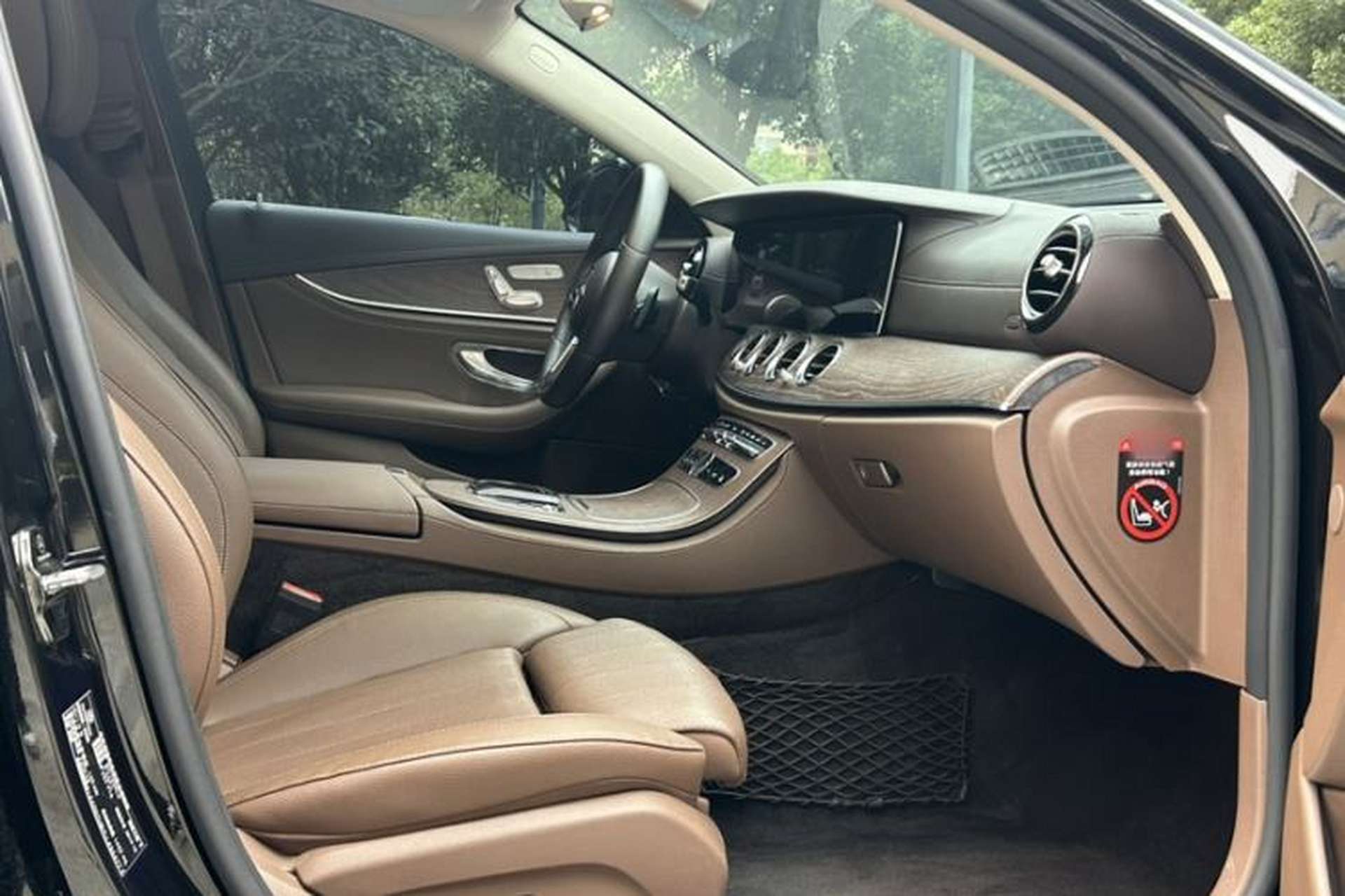 Used Mercedes-Benz E-Class 2019 E 200 L Interior 5