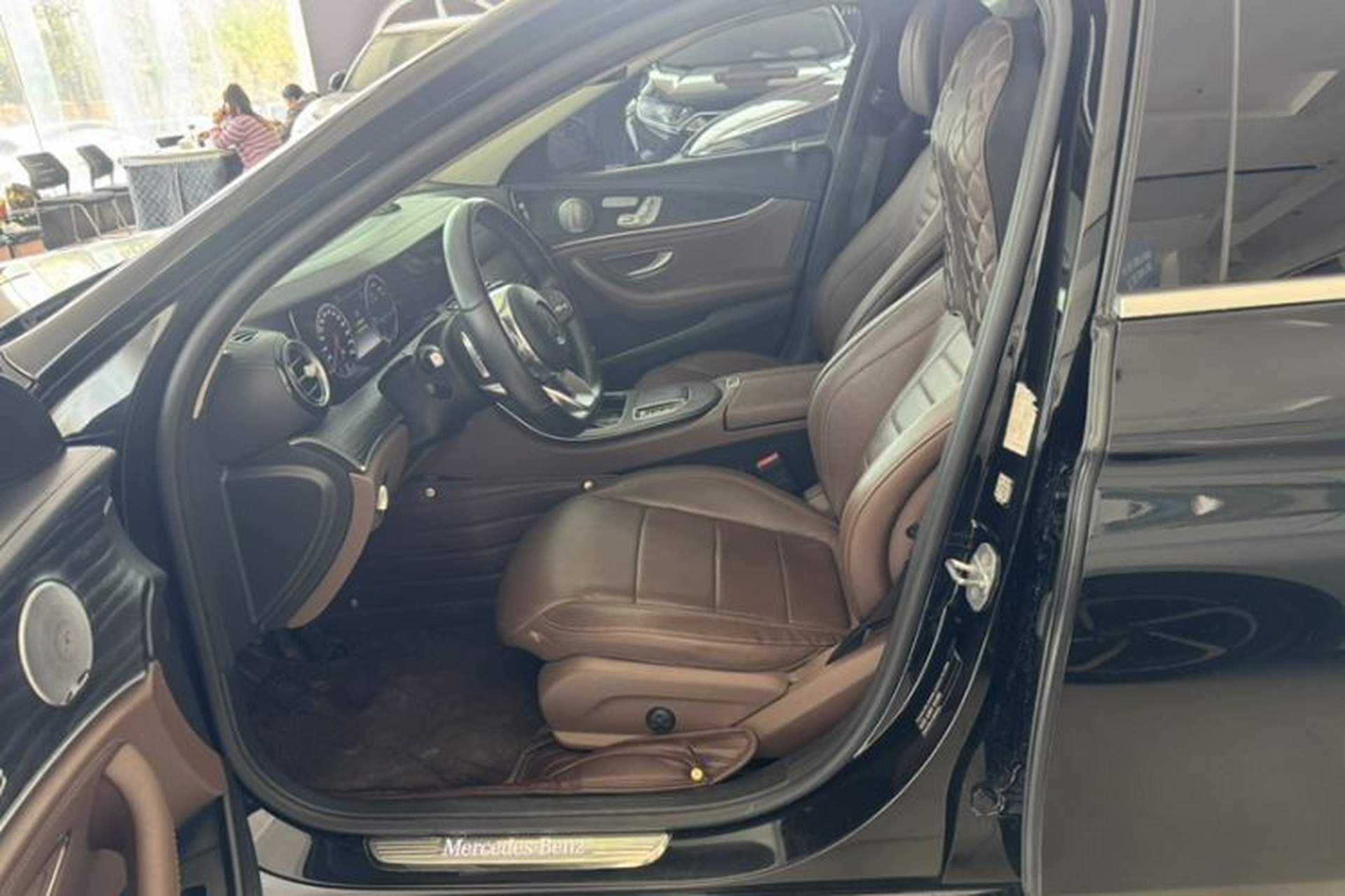 Used Mercedes-Benz E-Class 2019 Restyled E 300 L Sport Luxury Edition Interior 5