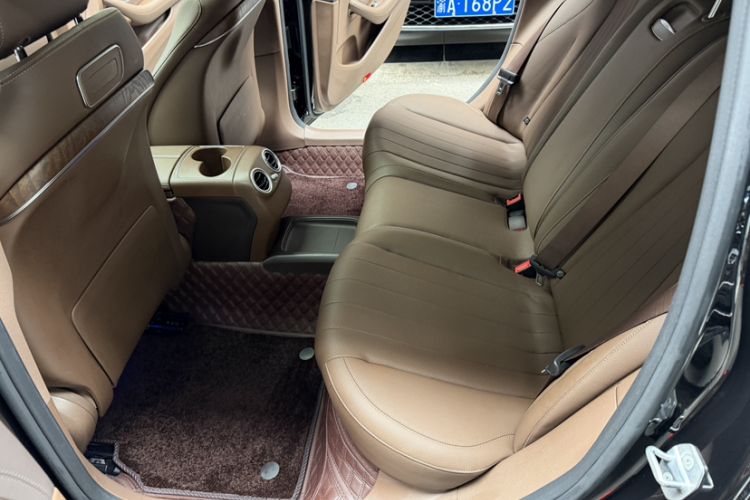 Used Mercedes-Benz E-Class 2019 E 200 L Interior 5