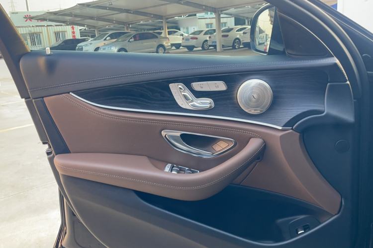Used Mercedes-Benz E-Class 2019 E 300 L Sport Luxury Edition Interior 5