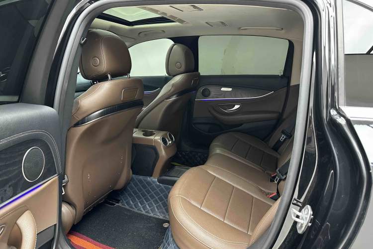 Used Mercedes-Benz E-Class 2019 E 200 L Sport Edition Interior 6