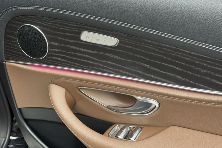 Used Mercedes-Benz E-Class 2019 E 260 L Sport Edition Interior 6