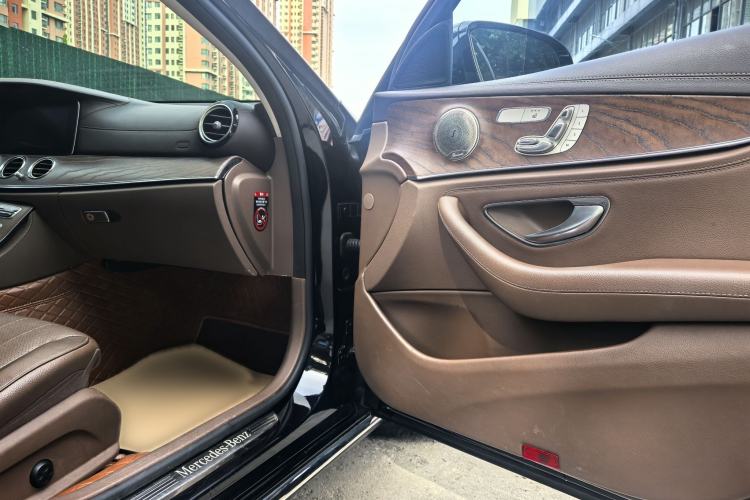 Used Mercedes-Benz E-Class 2019 E 300 L Luxury Model Interior 6
